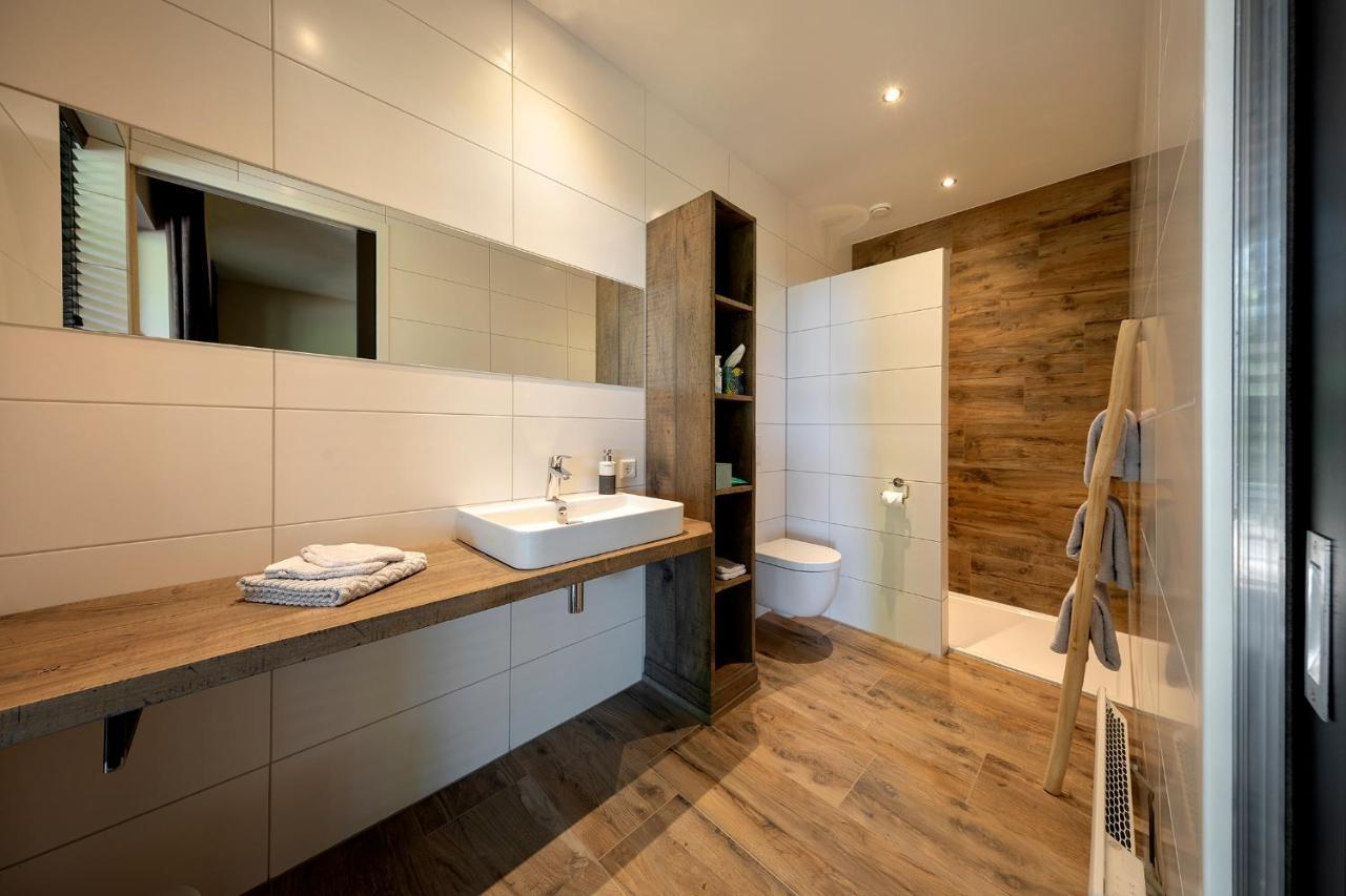 Bed and Breakfast Aubergine Logeren & Dineren Tegelen Esterno foto
